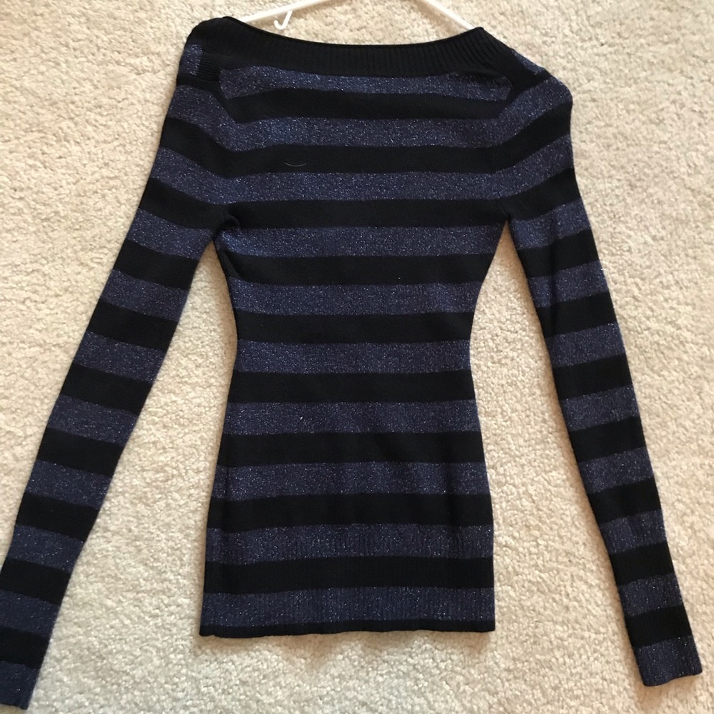 Express Sweater - Picture 4 of 5